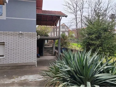 Prodaja, kuća, 155m², Ledena Stena, Niš - image 17