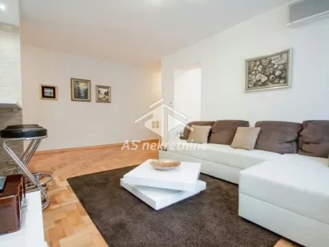 Rent, two bedroom apartment, 55m², Stari Grad, Beograd - image 4