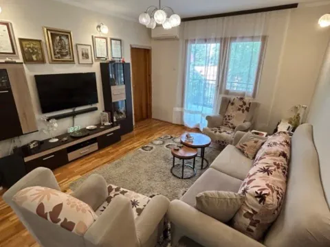 Sale, three bedroom apartment, 78m², Karaburma, Palilula Sve Podlokacije