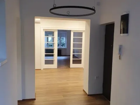 Izdavanje, četvorosoban stan, 100m², Centar, Novi Sad - image 5