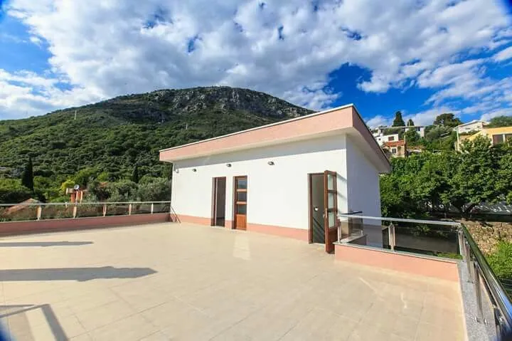 Sale, house, 500m², Šušanj, Bar