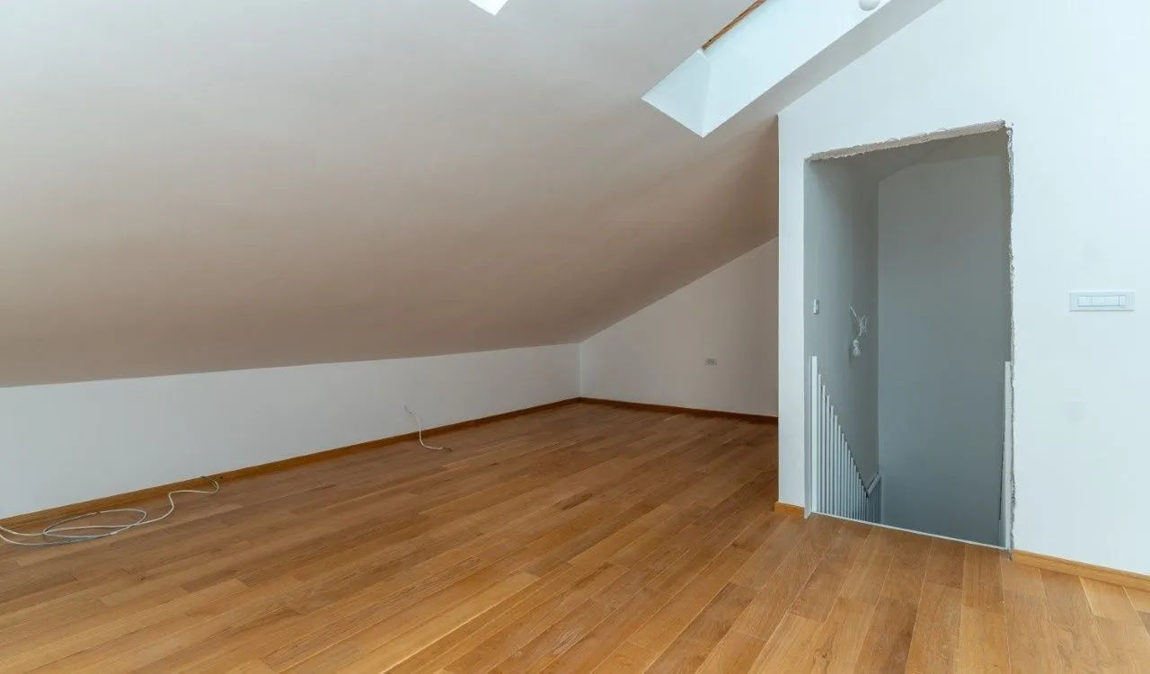 Izdavanje, stan, 173m², Zabjelo, Podgorica