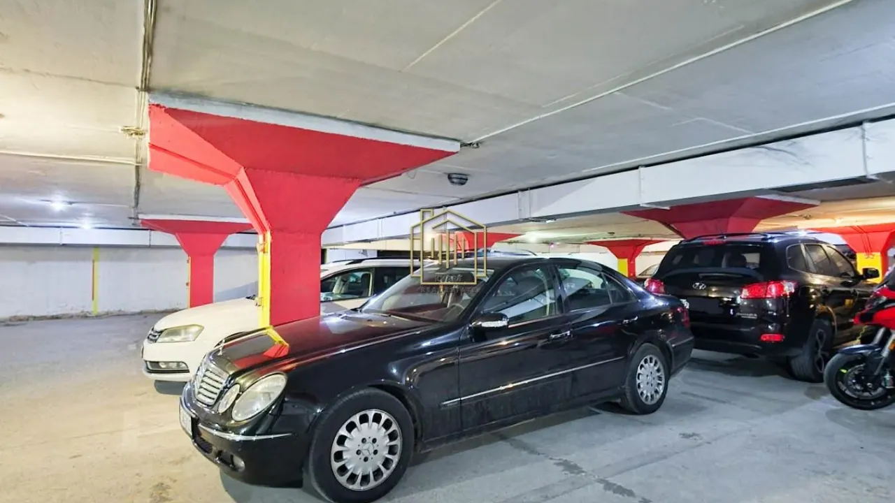 Prodaja, parking/garaža, 13m², Blok 7, Podgorica