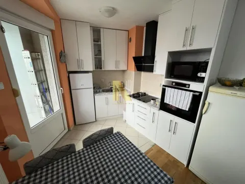 Izdavanje, dvosoban stan, 40m², Grbavica, Novi Sad Sve Podlokacije - image 4