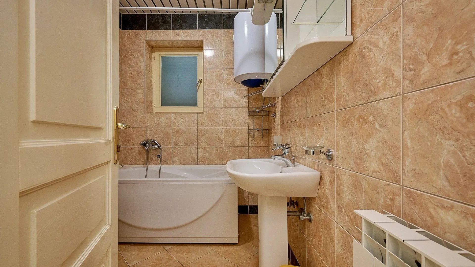 Sale, four bedroom apartment, 89m², Sveti Stefan, Budva