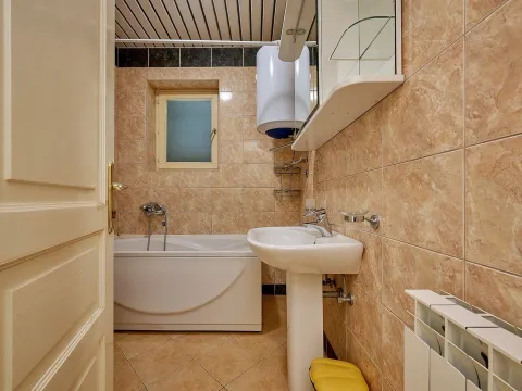 Sale, four bedroom apartment, 89m², Sveti Stefan, Budva - image 14