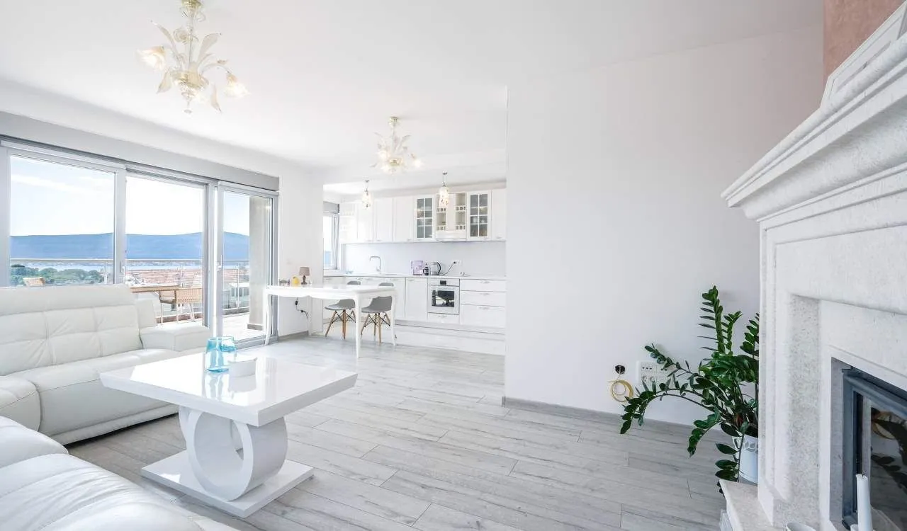 Prodaja, trosoban stan, 116m², Centar, Tivat