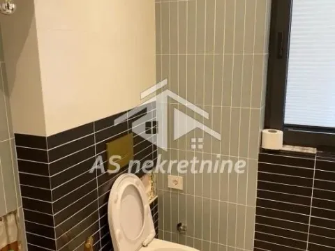 Rent, three bedroom apartment, 145m², Neimar, Vračar Sve Podlokacije - image 13