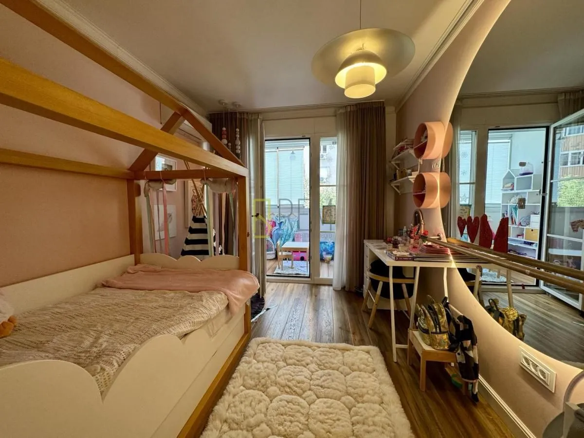 Prodaja, trosoban stan, 130m², Centar, Podgorica