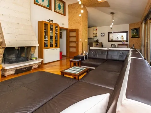 Sale, three bedroom apartment, 136m², Podgorica, Crna Gora - image 1