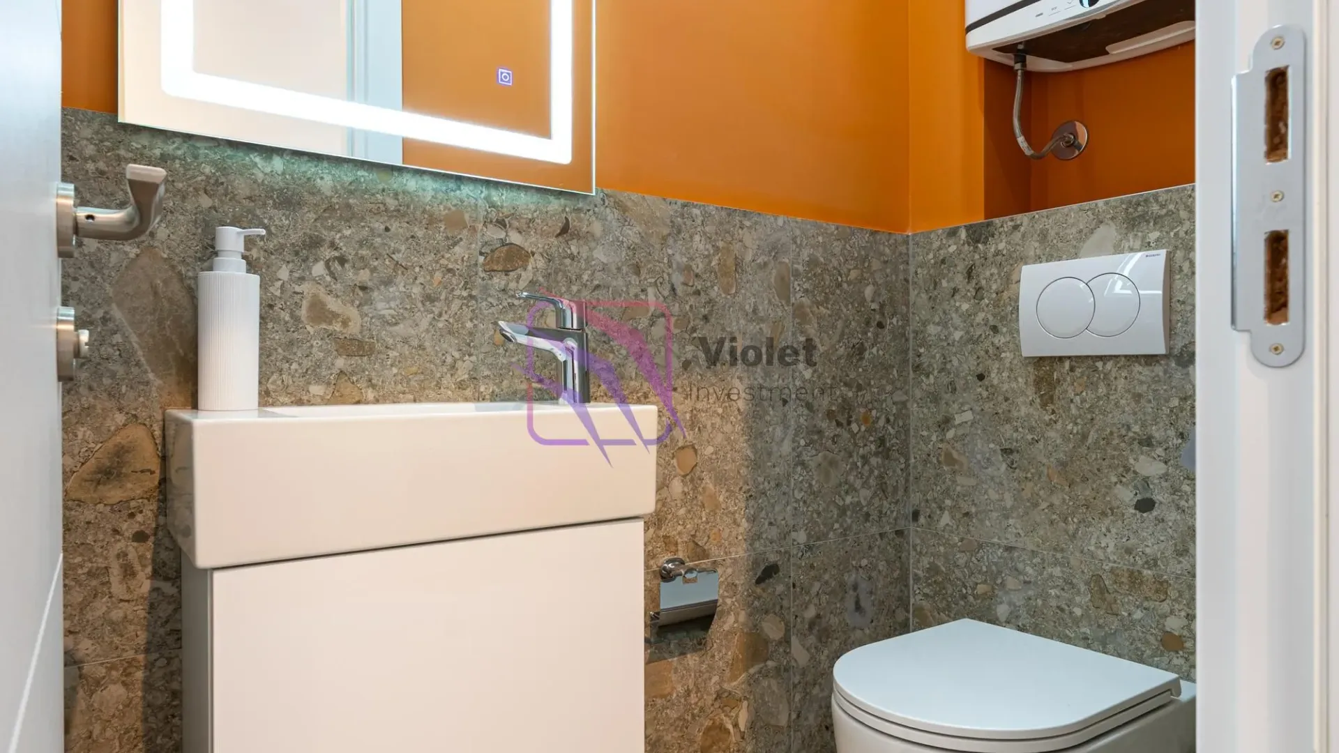 Izdavanje, trosoban stan, 100m², Dalmatinska ulica, Podgorica