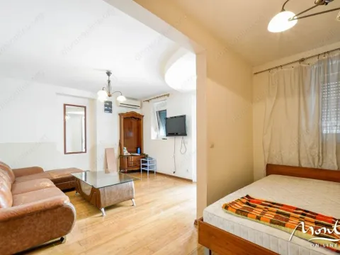 Prodaja, kuća, 220m², Tivat, Crna Gora - image 8