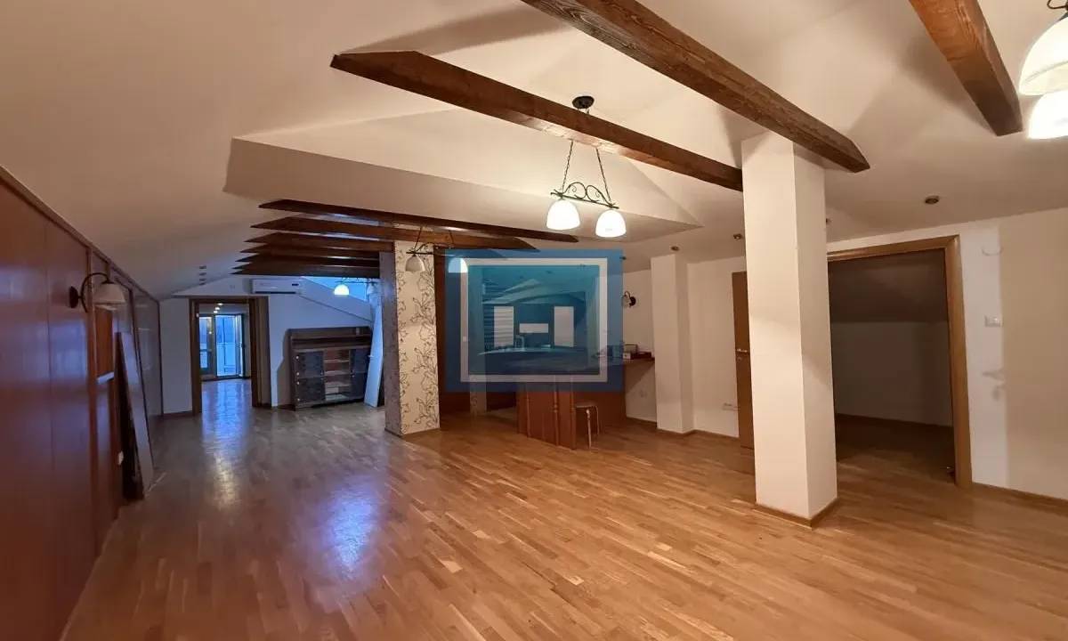 Prodaja, dvosoban stan, 99m², Vašarište, Jagodina