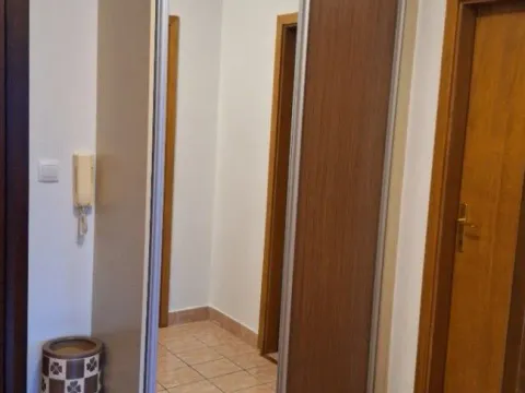 Izdavanje, jednosoban stan, 50m², Zagorič, Podgorica - image 11