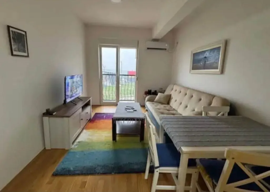 Izdavanje, jednosoban stan, 40m², Stari Aerodrom, Podgorica