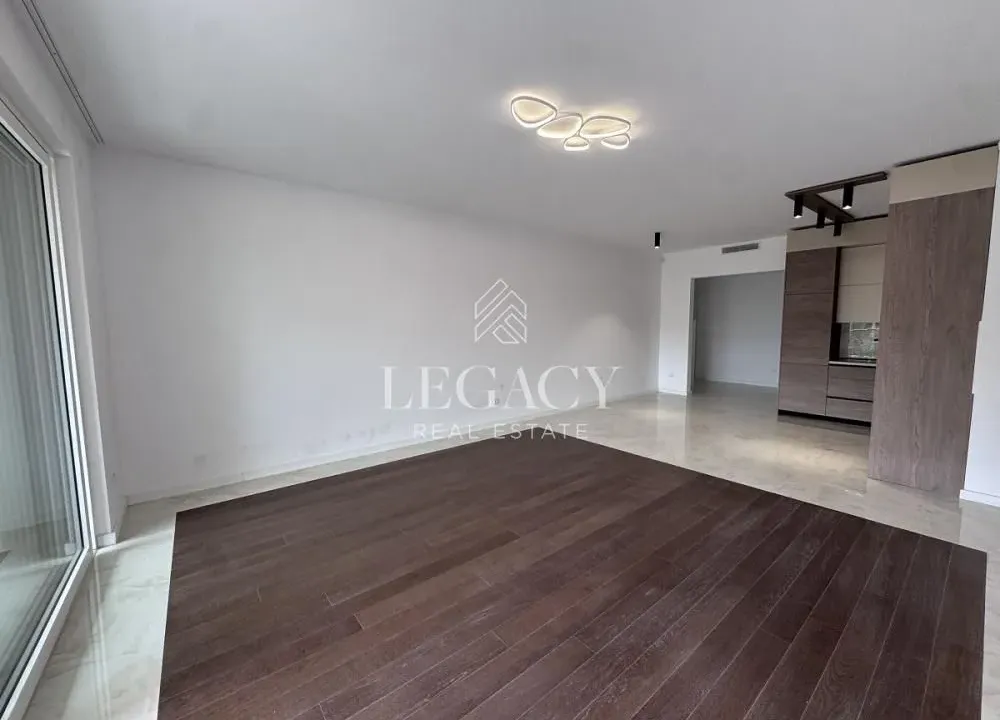 Izdavanje, četvorosoban stan, 132m², Vračar Hram, Vračar Sve Podlokacije