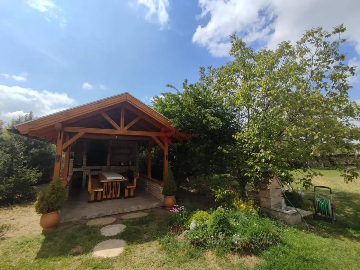 Prodaja, kuća, 313m², Peščara, Subotica