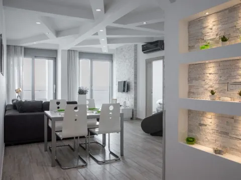 Rent, two bedroom apartment, 93m², Sutomore, Bar - image 10