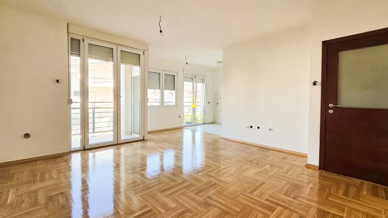 Prodaja, dvosoban stan, 73m², Dalmatinska ulica, Podgorica