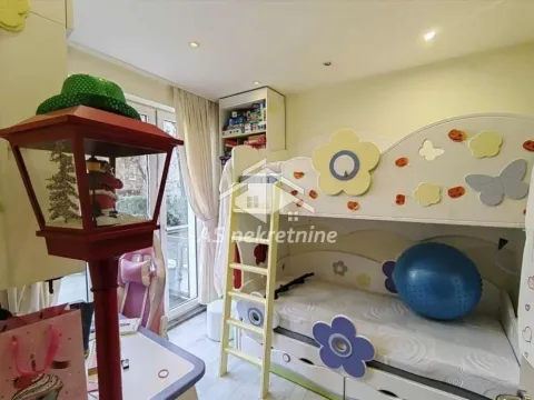 Rent, three bedroom apartment, 72m², Slavija, Vračar Sve Podlokacije - image 17