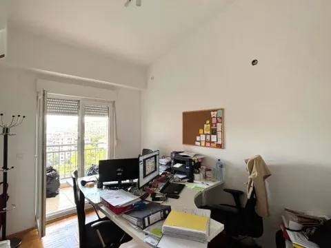 Prodaja, trosoban stan, 91m², City Kvart, Podgorica - image 4