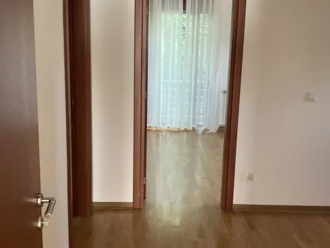 Izdavanje, trosoban stan, 120m², Savski Venac, Beograd - image 5