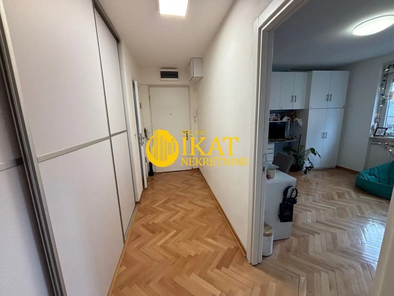 Prodaja, trosoban stan, 65m², Vračar Centar, Vračar Sve Podlokacije