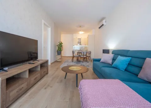 Izdavanje, jednosoban stan, 56m², Centar, Budva - image 6