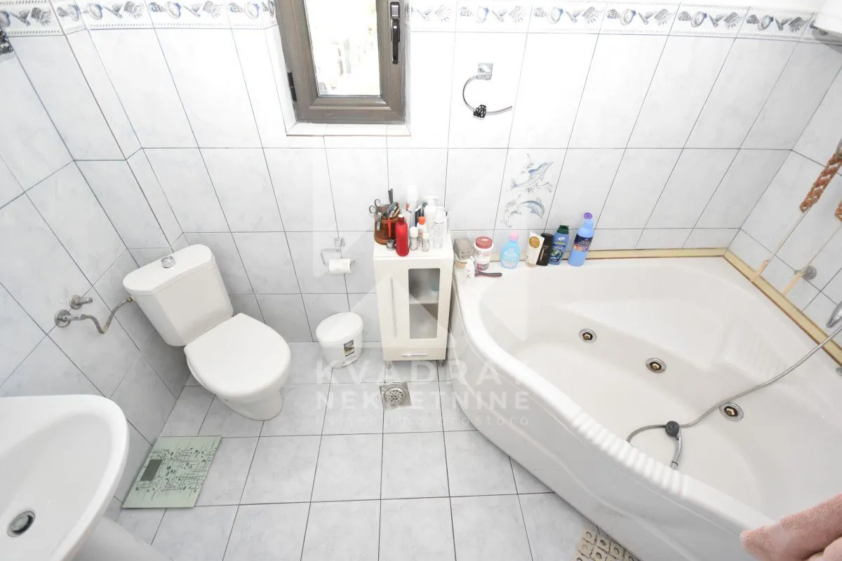 Prodaja, kuća, 320m², Murtovina, Podgorica