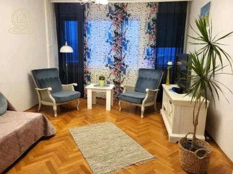 Prodaja, trosoban stan, 85m², Crveni Pevac, Niš - image 1