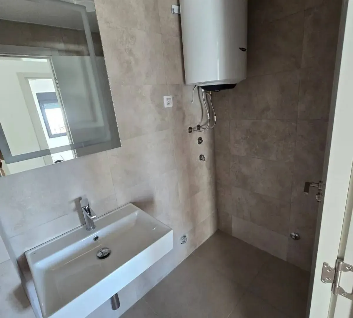 Prodaja, dvosoban stan, 69m², Šušanj, Bar