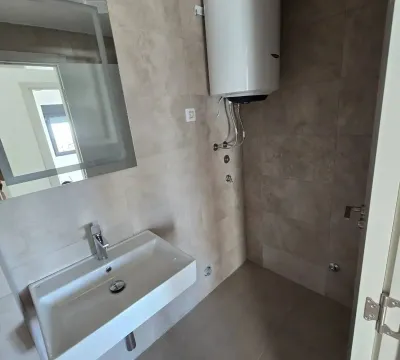 Prodaja, dvosoban stan, 69m², Šušanj, Bar - image 7