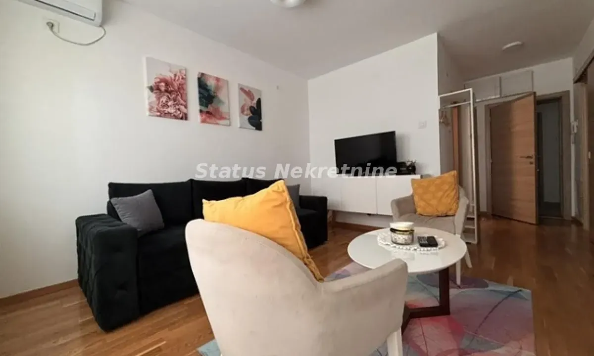 Izdavanje, jednosoban stan, 39m², Novo naselje, Novi Sad