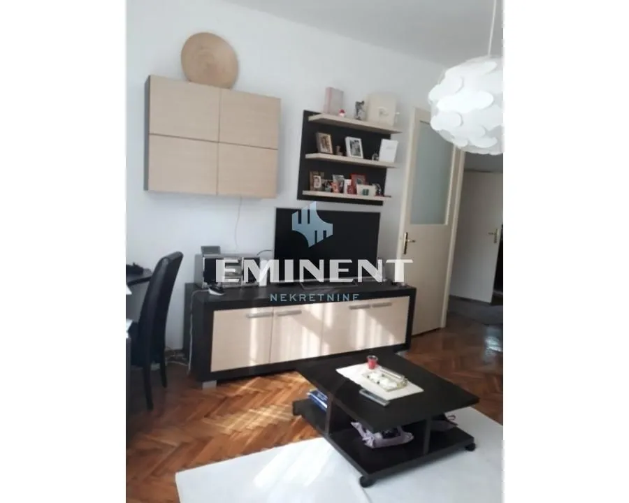 Rent, two bedroom apartment, 41m², Kalenić Pijaca, Vračar Sve Podlokacije
