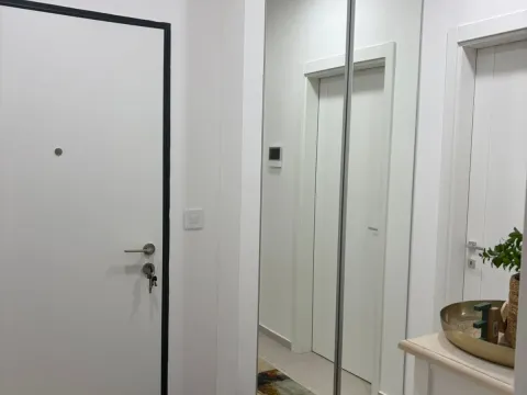 Prodaja, dvosoban stan, 68m², Stari Aerodrom, Podgorica - image 11