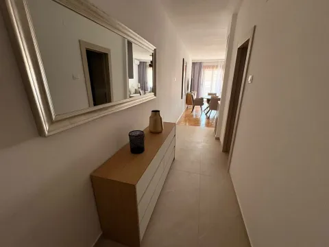 Rent, one bedroom apartment, 64m², Centar, Tivat - image 5