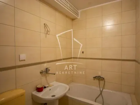 Prodaja, kuća, 230m², Zemun Centar, Zemun Sve Podlokacije - image 8