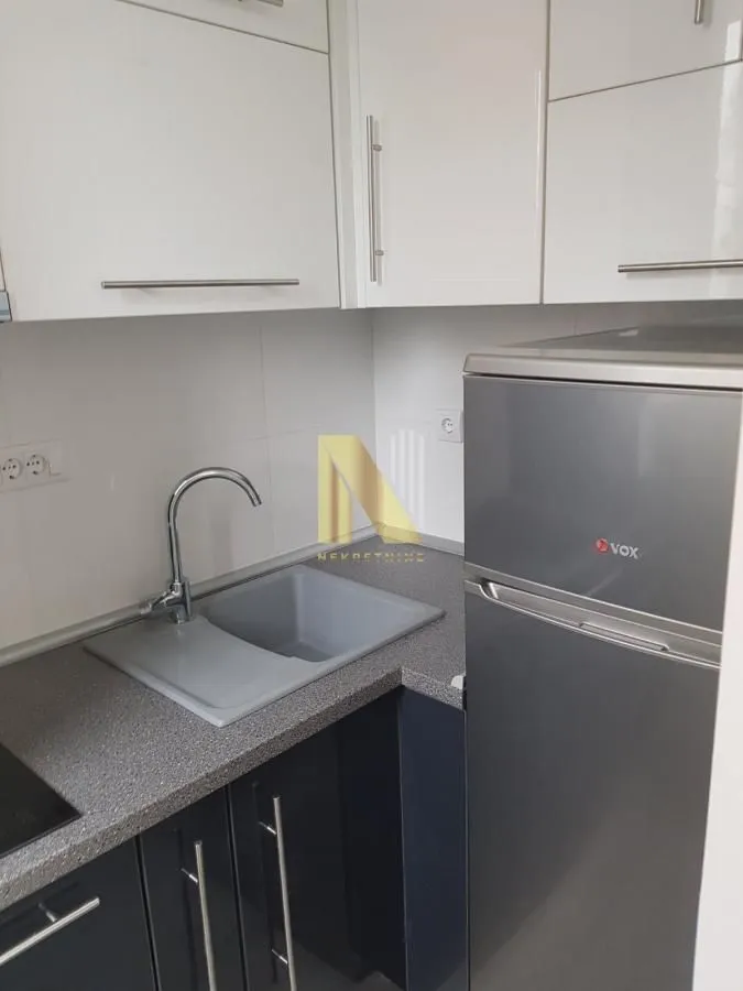 Izdavanje, trosoban stan, 80m², Stari grad, Novi Sad