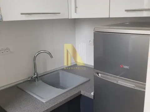 Izdavanje, trosoban stan, 80m², Stari grad, Novi Sad - image 9