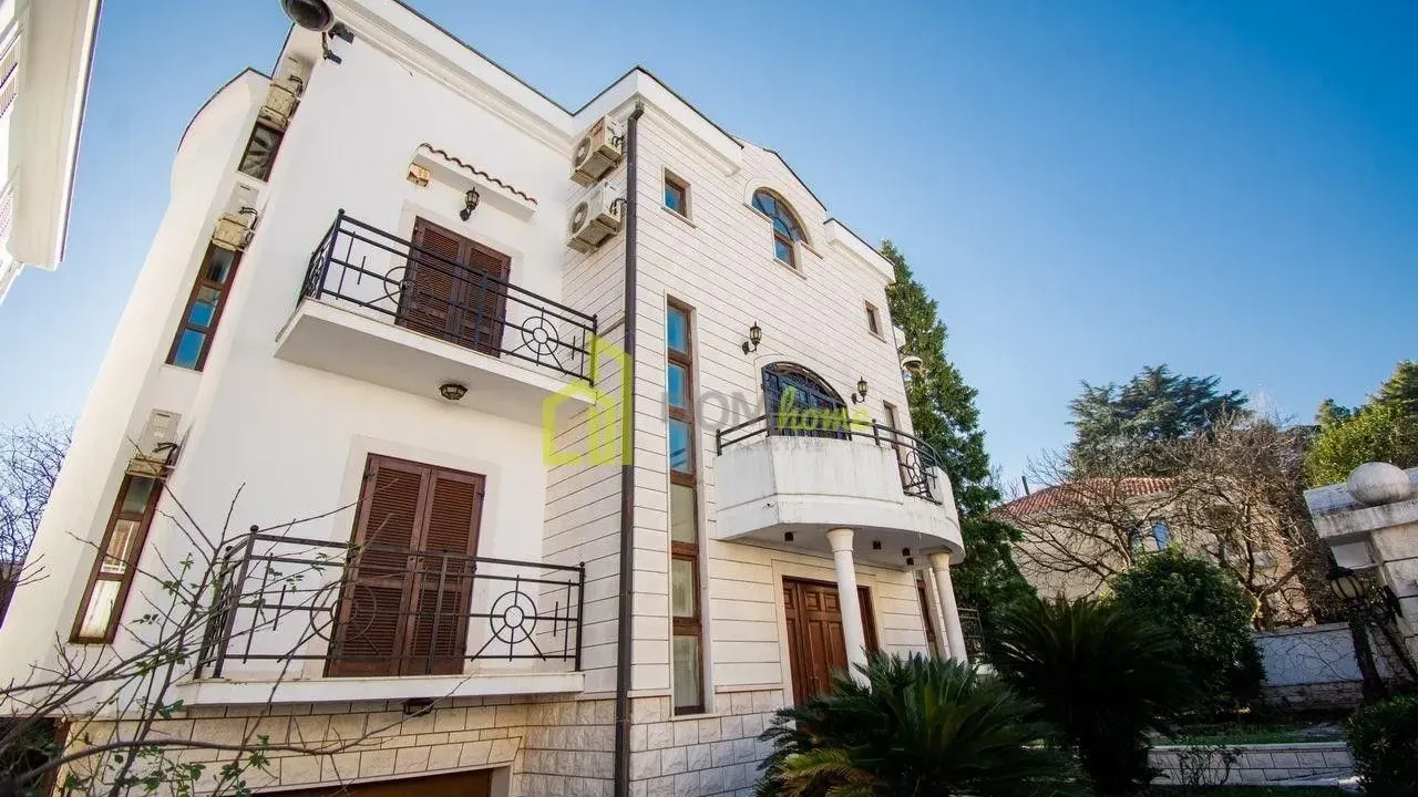 Sale, house, 750m², Pod Goricom, Podgorica