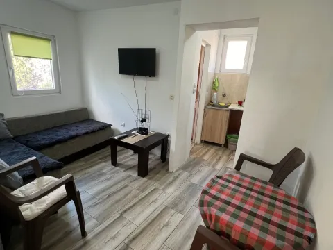 Izdavanje, jednosoban stan, 30m², Sutomore, Bar - image 1