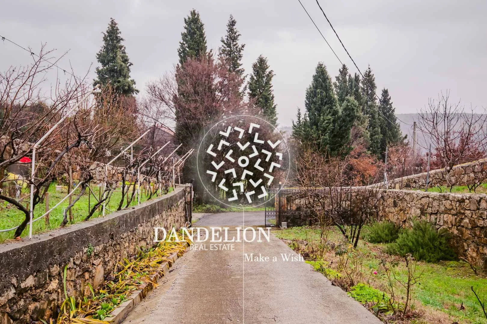 Izdavanje, trosoban stan, 125m², Vranići, Podgorica