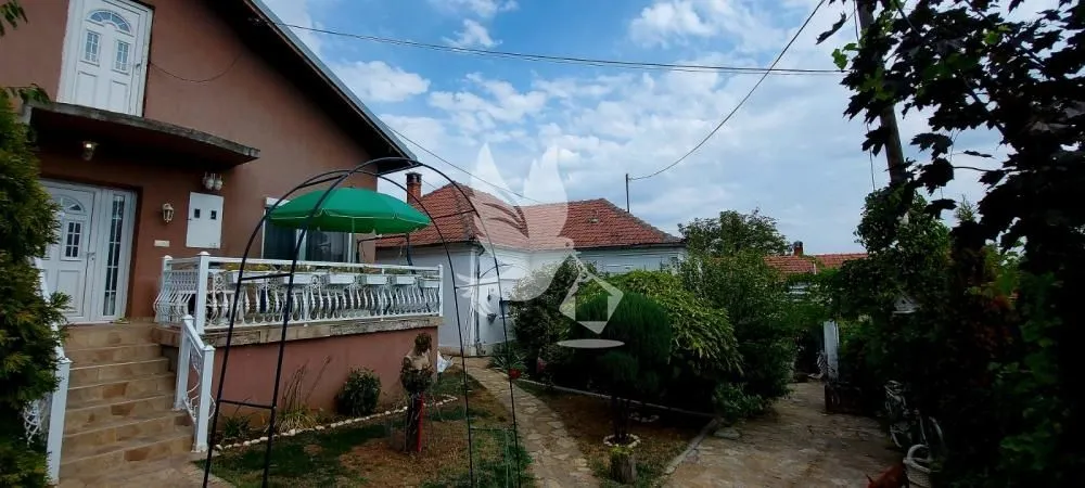 Prodaja, kuća, 295m², Selters Banja, Mladenovac