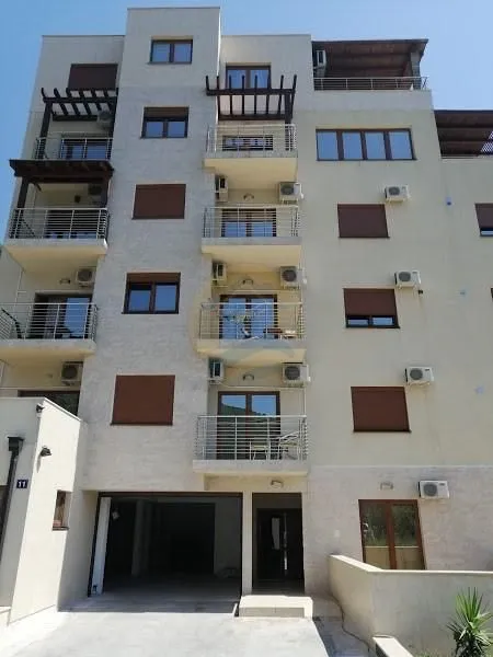 Sale, four bedroom apartment, 200m², Petrovac, Budva