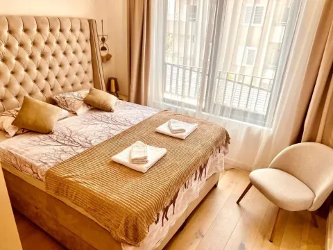Rent, one bedroom apartment, 48m², Tivat, Crna Gora - image 2