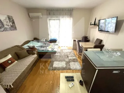 Izdavanje, garsonjera, 33m², City Kvart, Podgorica - image 1