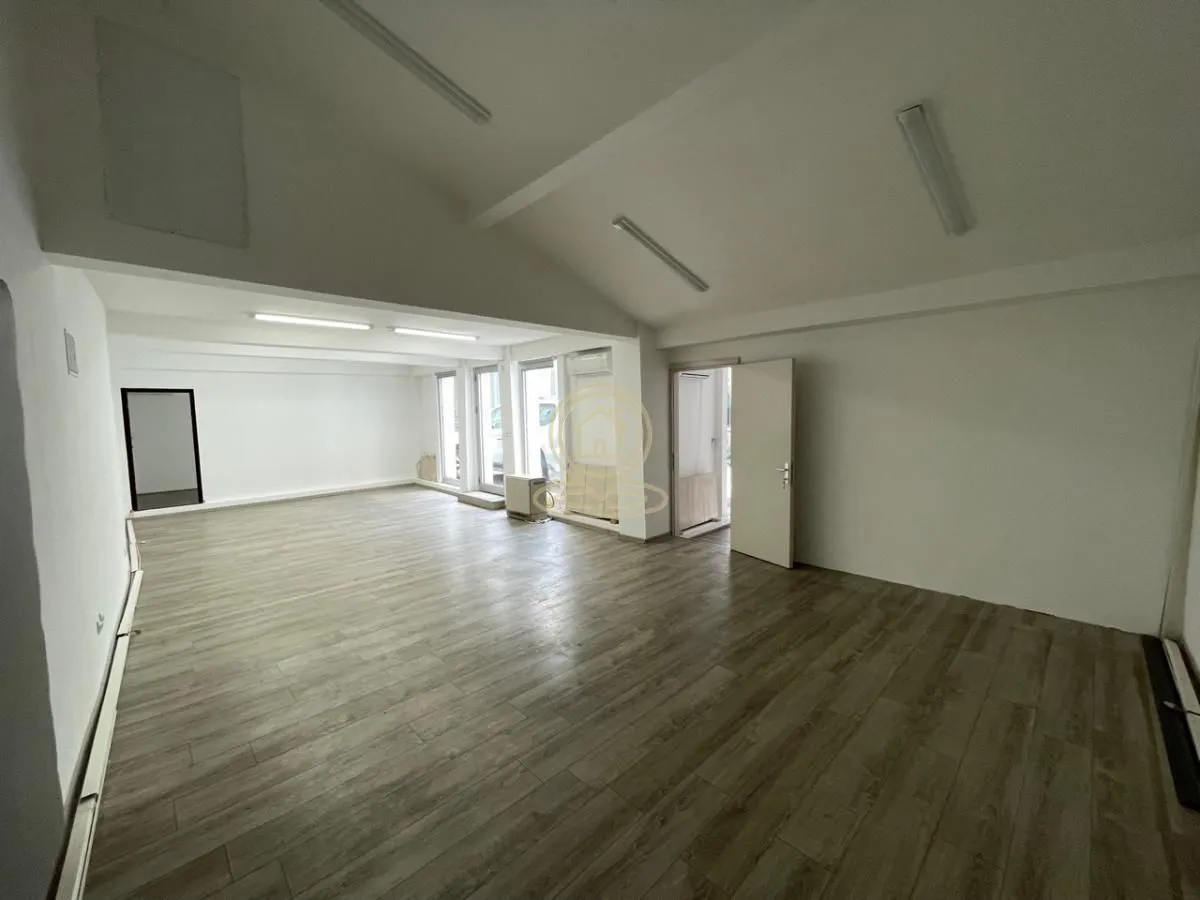 Izdavanje, poslovni prostor, 148m², Stari Grad, Beograd