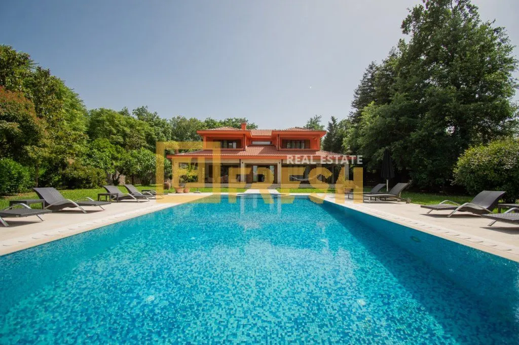 Prodaja, kuća, 400m², Danilovgrad, Crna Gora