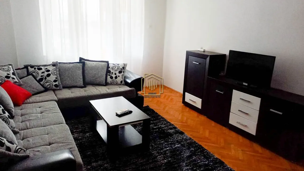 Izdavanje, dvosoban stan, 65m², Centar, Podgorica
