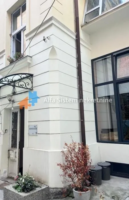 Izdavanje, stan, 250m², Stari Grad, Beograd